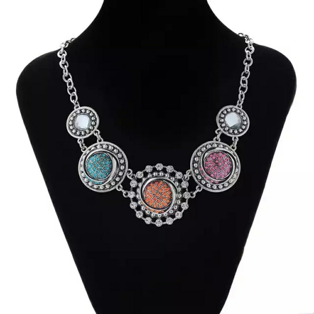 6 Free SNAPS WITH NECKLACE